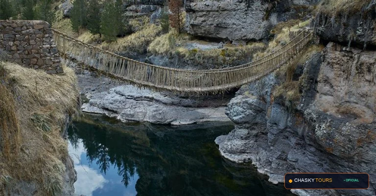 Mirador Turístico Natural de Puente Piedra foto 1