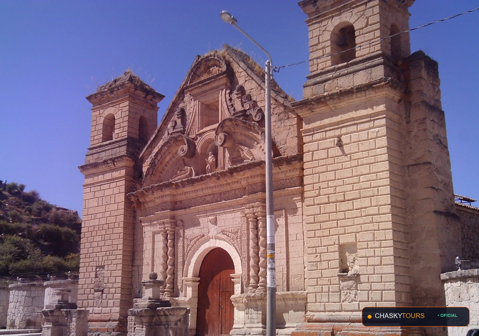 Plaza Mayor y Templo Matriz de Acobambilla foto 1