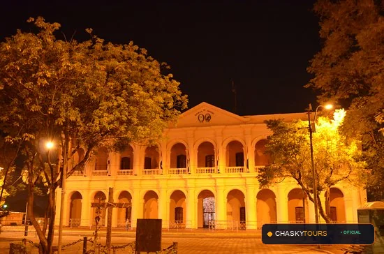 Plaza Mayor y Templo Matriz de Acochaca