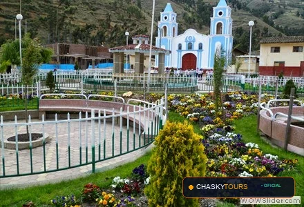 Plaza Mayor y Templo Matriz de Ahuaycha foto 3