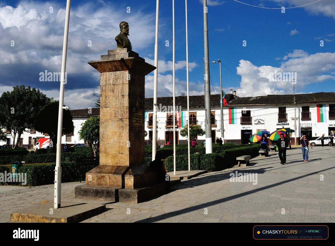 Plaza Mayor y Templo Matriz de Alonso De Alvarado