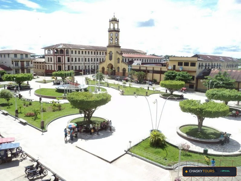 Plaza Mayor y Templo Matriz de Alto Tapiche