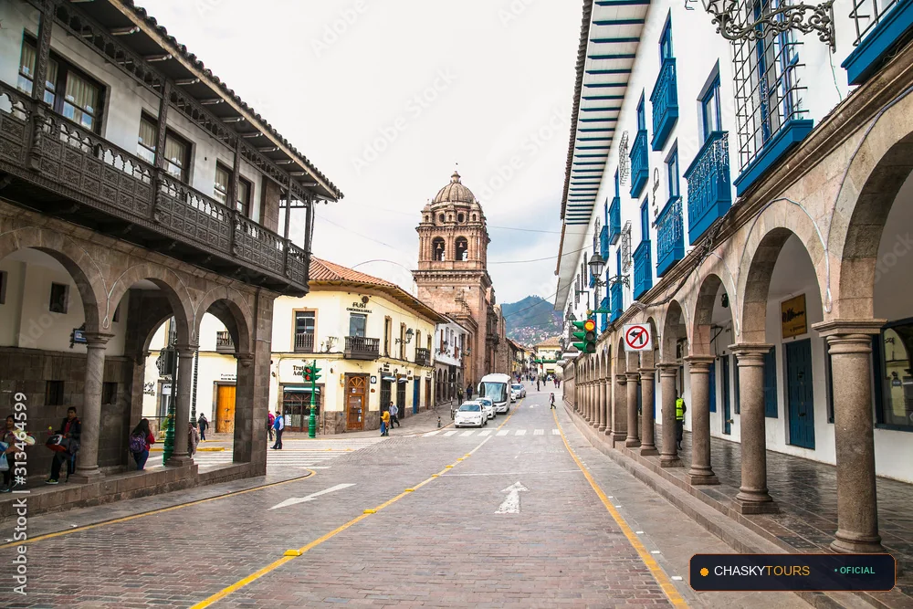 Plaza Mayor y Templo Matriz de Andahuaylillas foto 2
