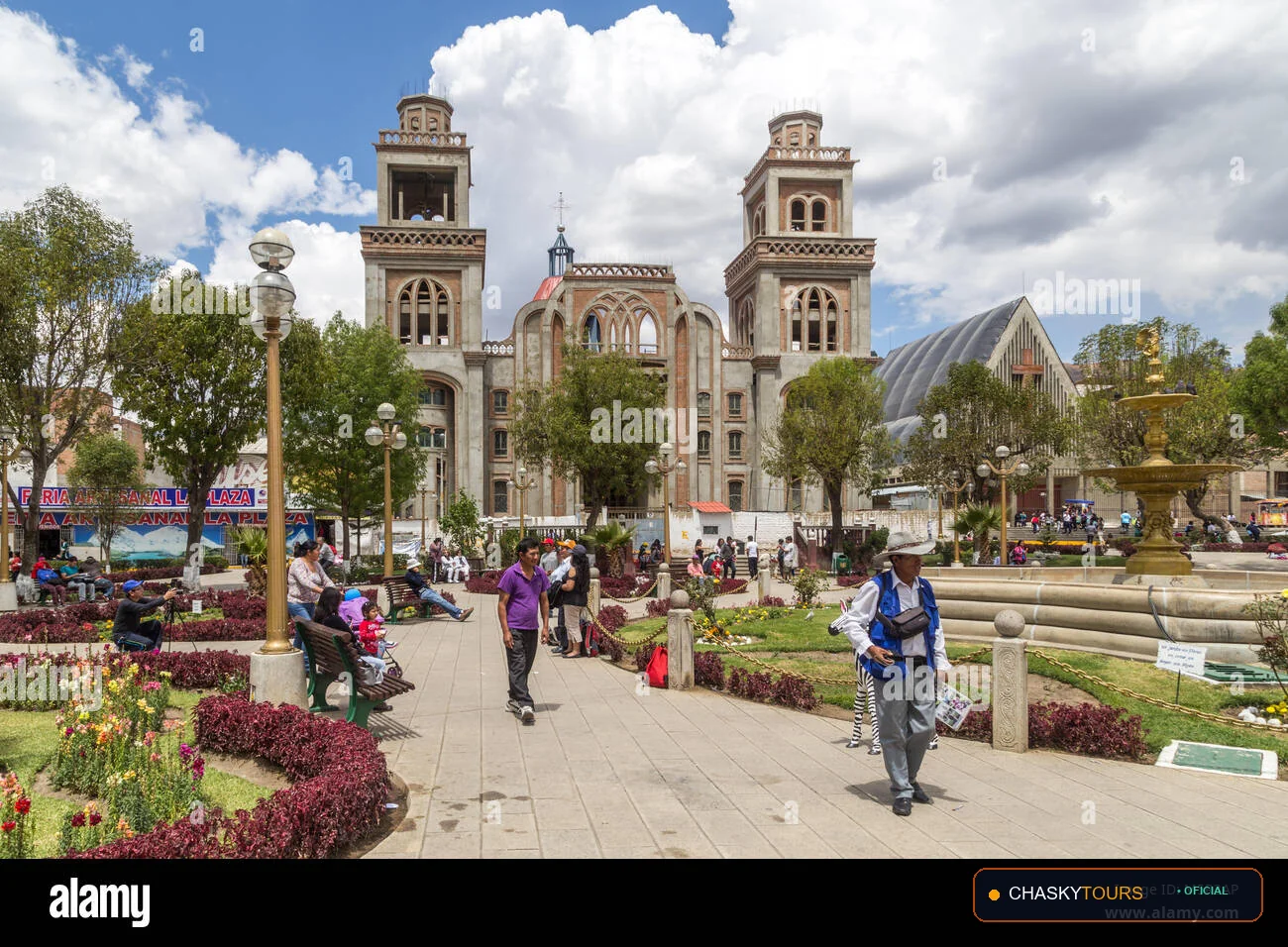 Plaza Mayor y Templo Matriz de Anra