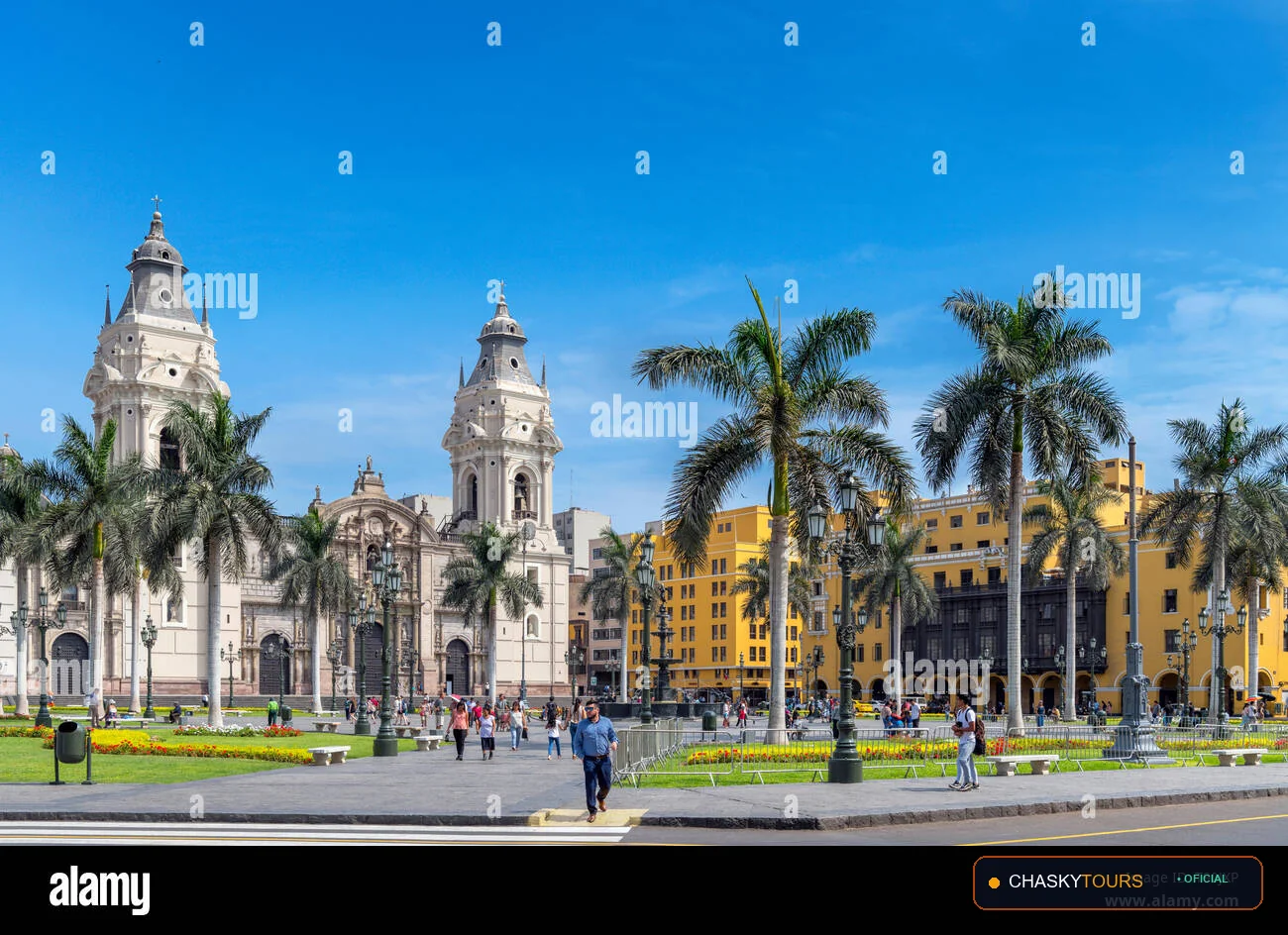 Plaza Mayor y Templo Matriz de Ate