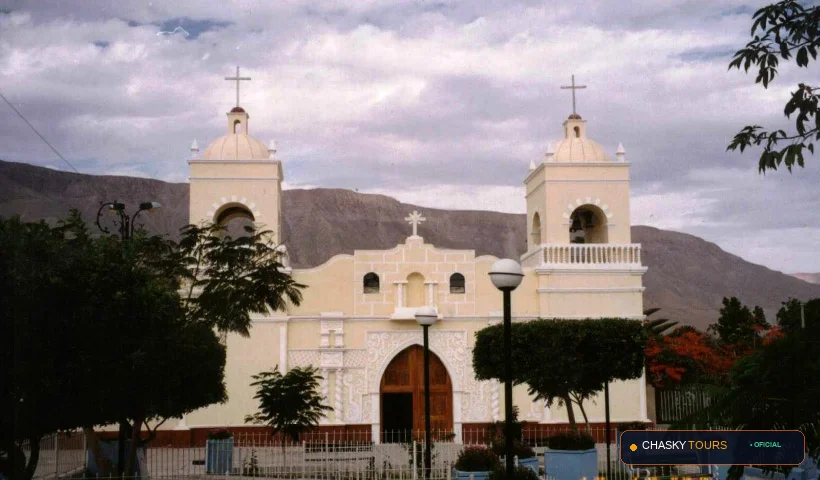 Plaza Mayor y Templo Matriz de Atiquipa foto 1