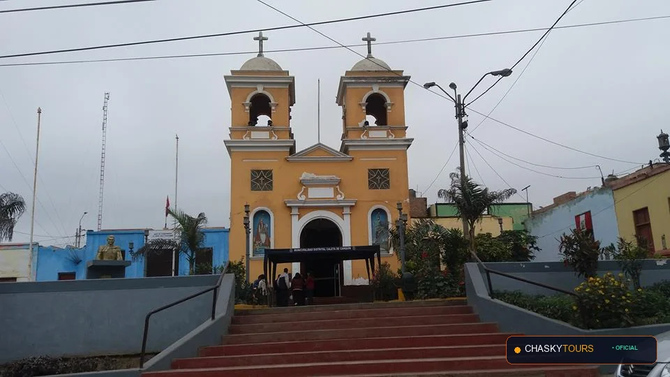 Plaza Mayor y Templo Matriz de Caleta De Carquin foto 1