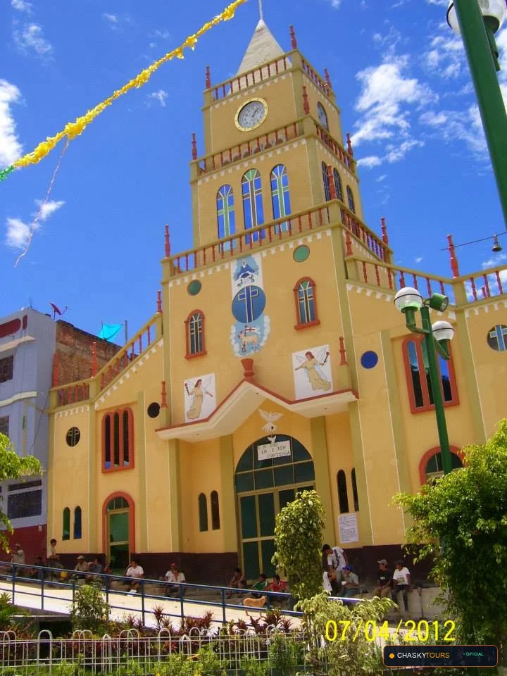 Plaza Mayor y Templo Matriz de Callayuc foto 1