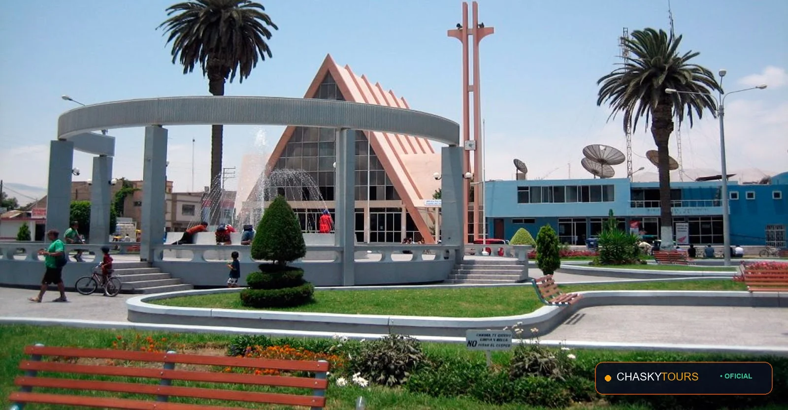 Plaza Mayor y Templo Matriz de Camana