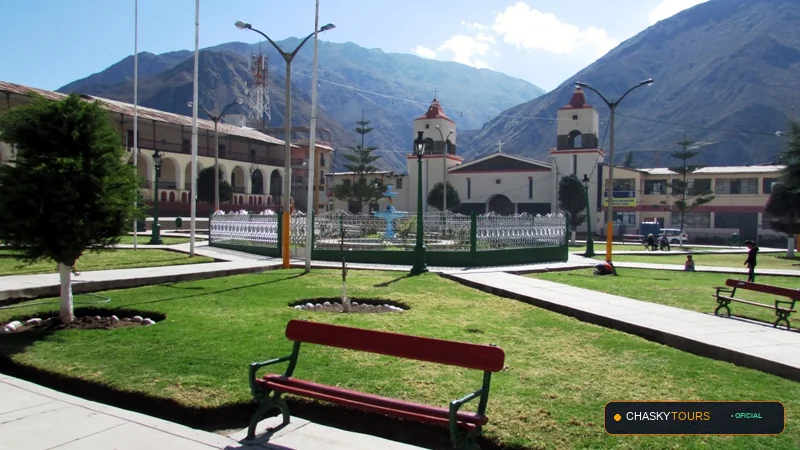 Plaza Mayor y Templo Matriz de Canta