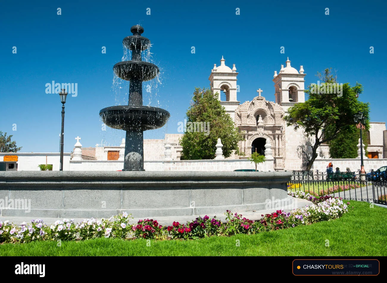 Plaza Mayor y Templo Matriz de Cayma foto 1