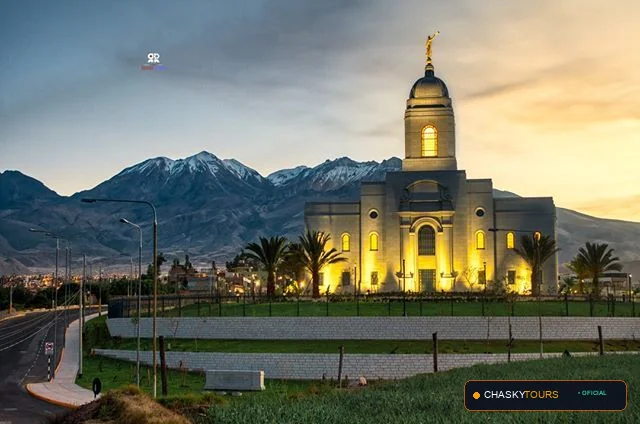 Plaza Mayor y Templo Matriz de Cerro Colorado foto 1