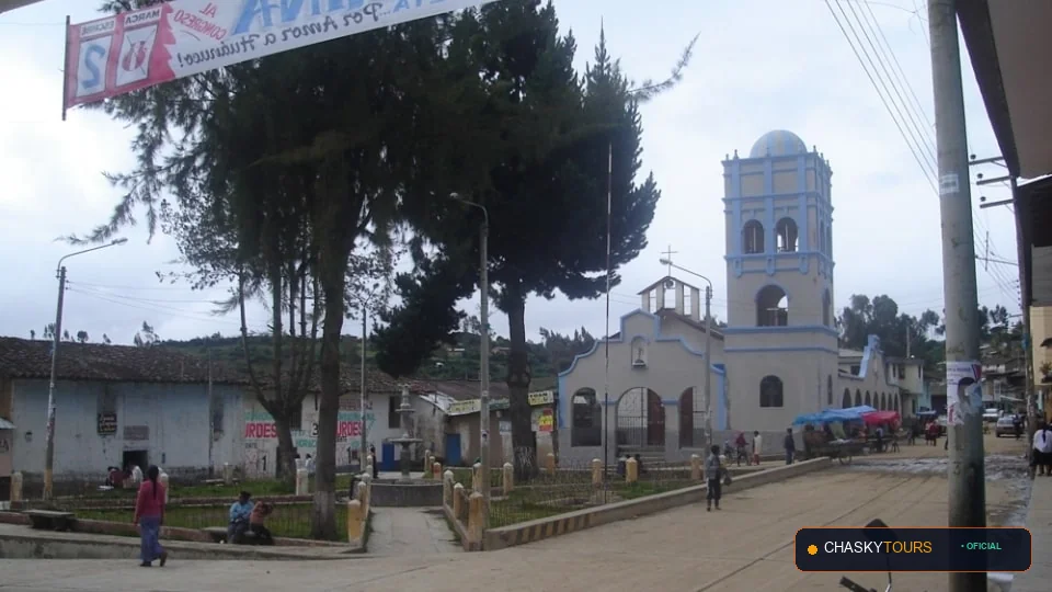 Plaza Mayor y Templo Matriz de Chaglla