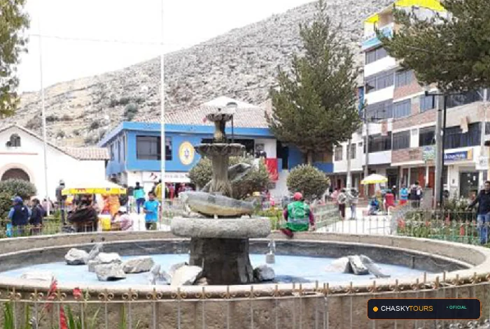 Plaza Mayor y Templo Matriz de Challhuahuacho