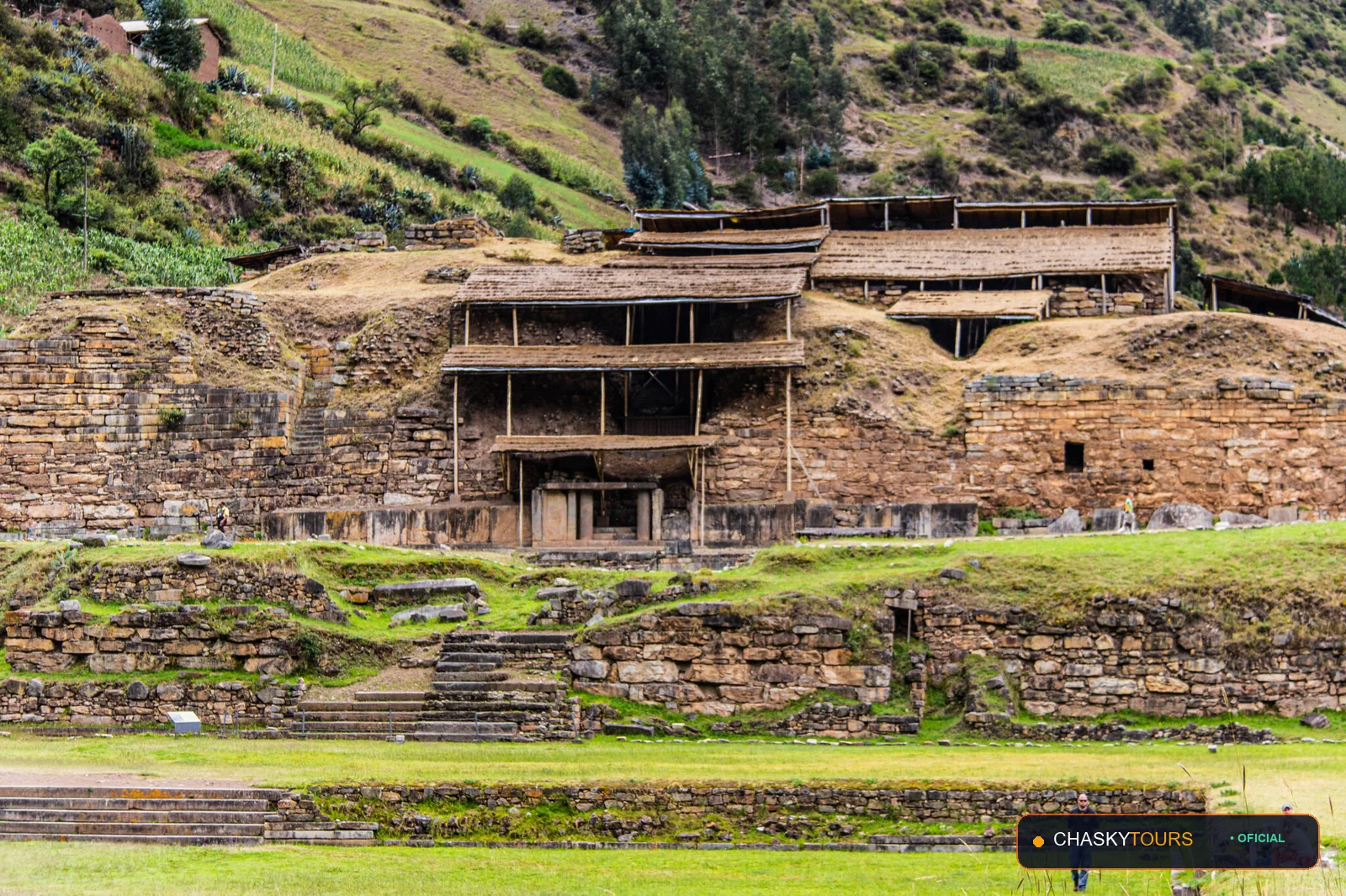 Plaza Mayor y Templo Matriz de Chavin De Huantar foto 2