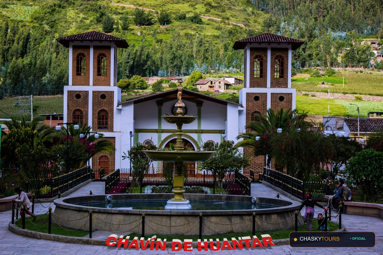 Plaza Mayor y Templo Matriz de Chavin