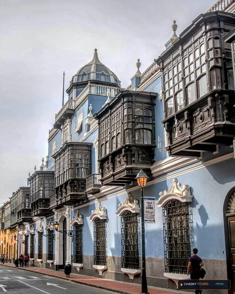 Plaza Mayor y Templo Matriz de Chicla foto 2