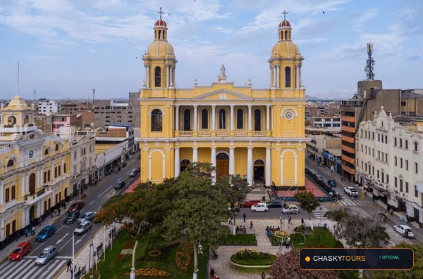 Plaza Mayor y Templo Matriz de Chiclayo foto 1