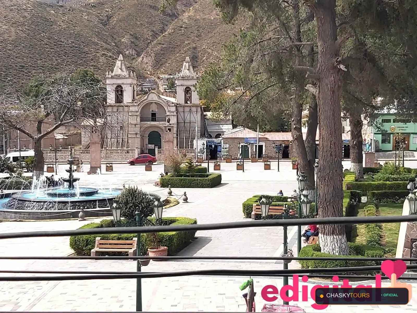 Plaza Mayor y Templo Matriz de Chilcaymarca