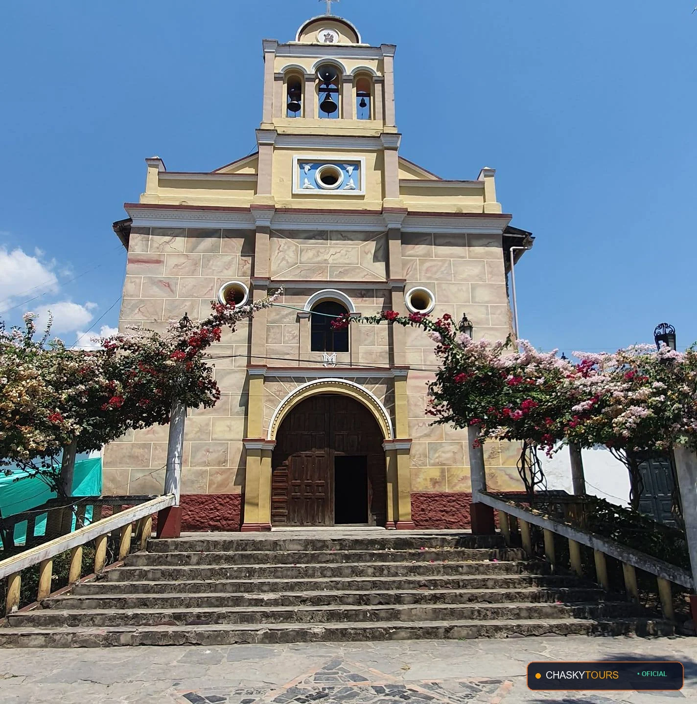 Plaza Mayor y Templo Matriz de Chisquilla foto 1