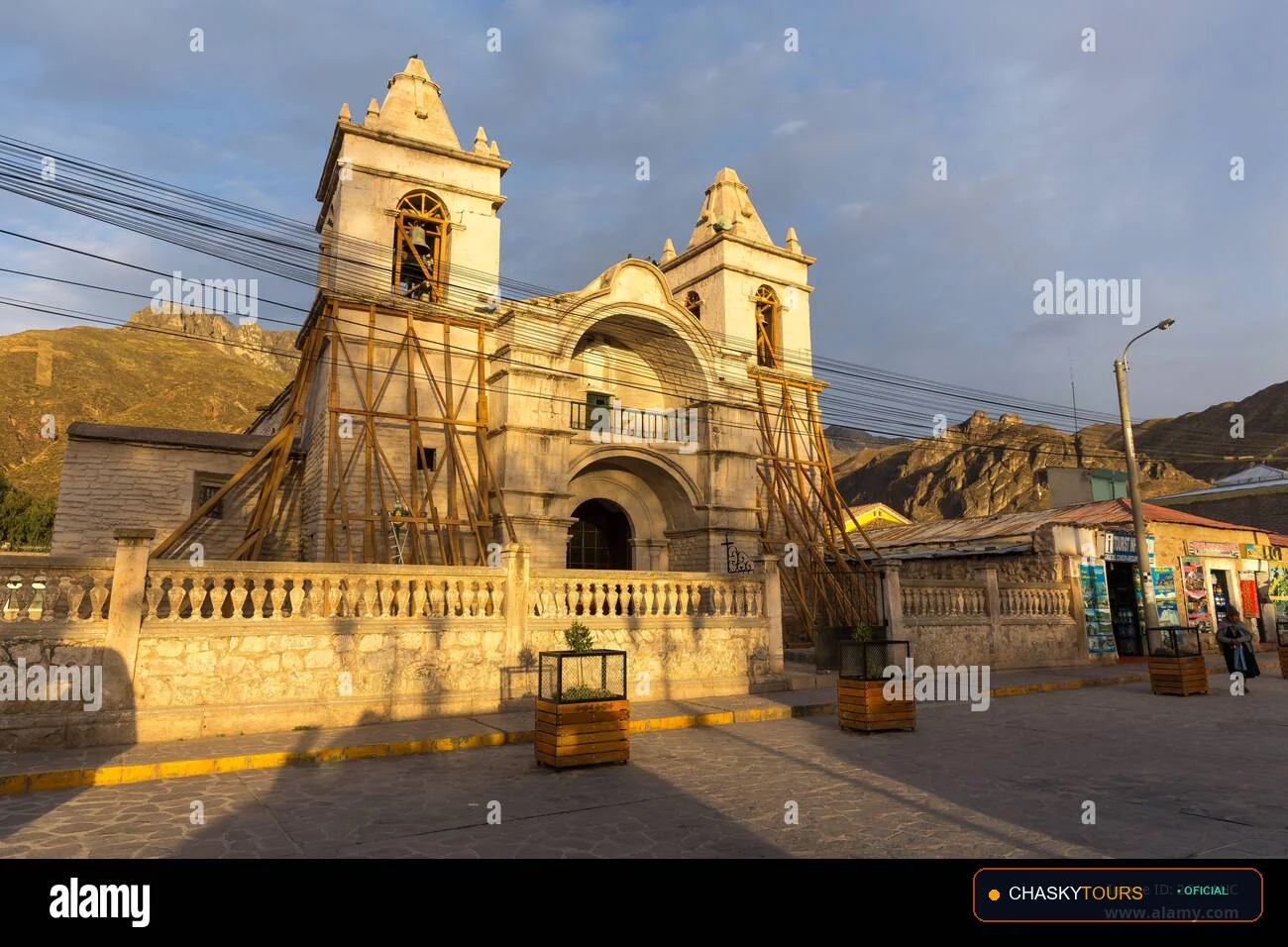 Plaza Mayor y Templo Matriz de Chivay foto 1