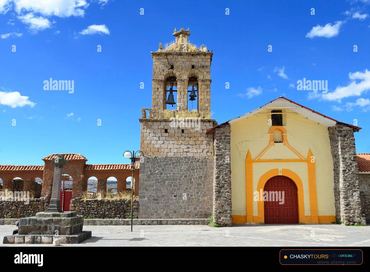 Plaza Mayor y Templo Matriz de Chucuito foto 1