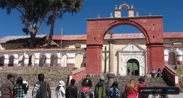 Plaza Mayor y Templo Matriz de Chucuito foto 2