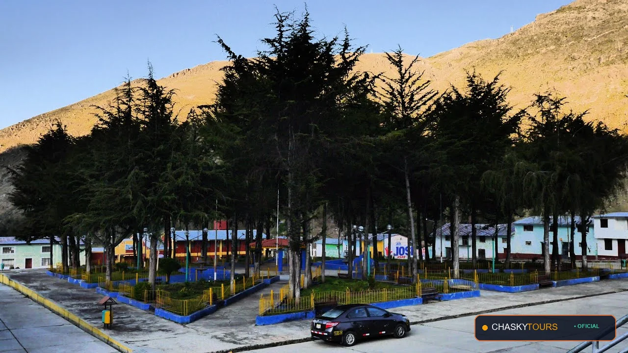 Plaza Mayor y Templo Matriz de Chupamarca