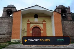 Plaza Mayor y Templo Matriz de Chuschi foto 1