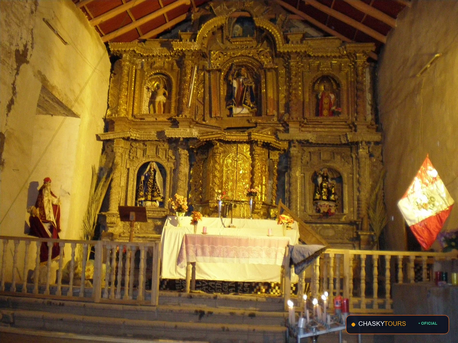 Plaza Mayor y Templo Matriz de Colta foto 1