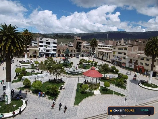 Plaza Mayor y Templo Matriz de Conchan