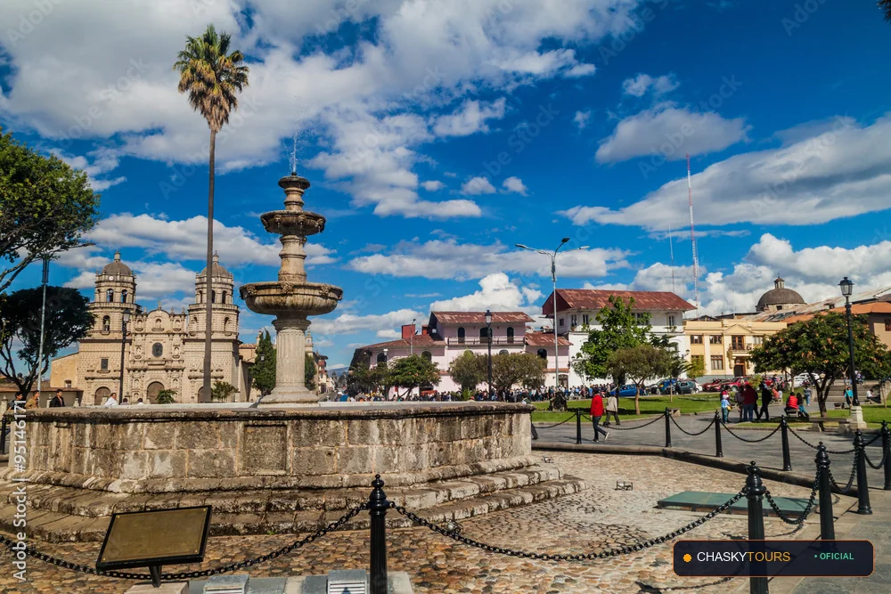 Plaza Mayor y Templo Matriz de Condormarca