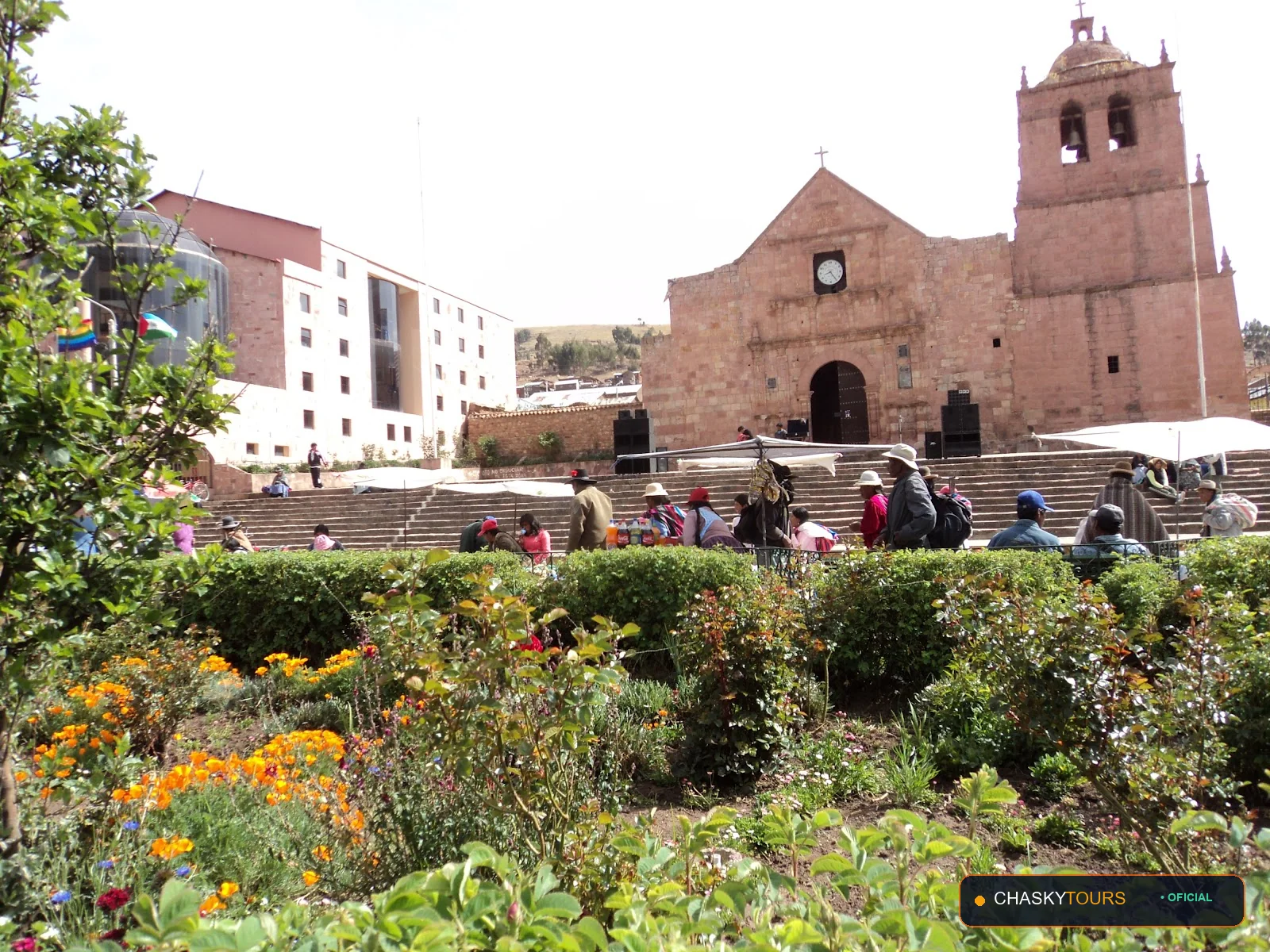 Plaza Mayor y Templo Matriz de Conima foto 1