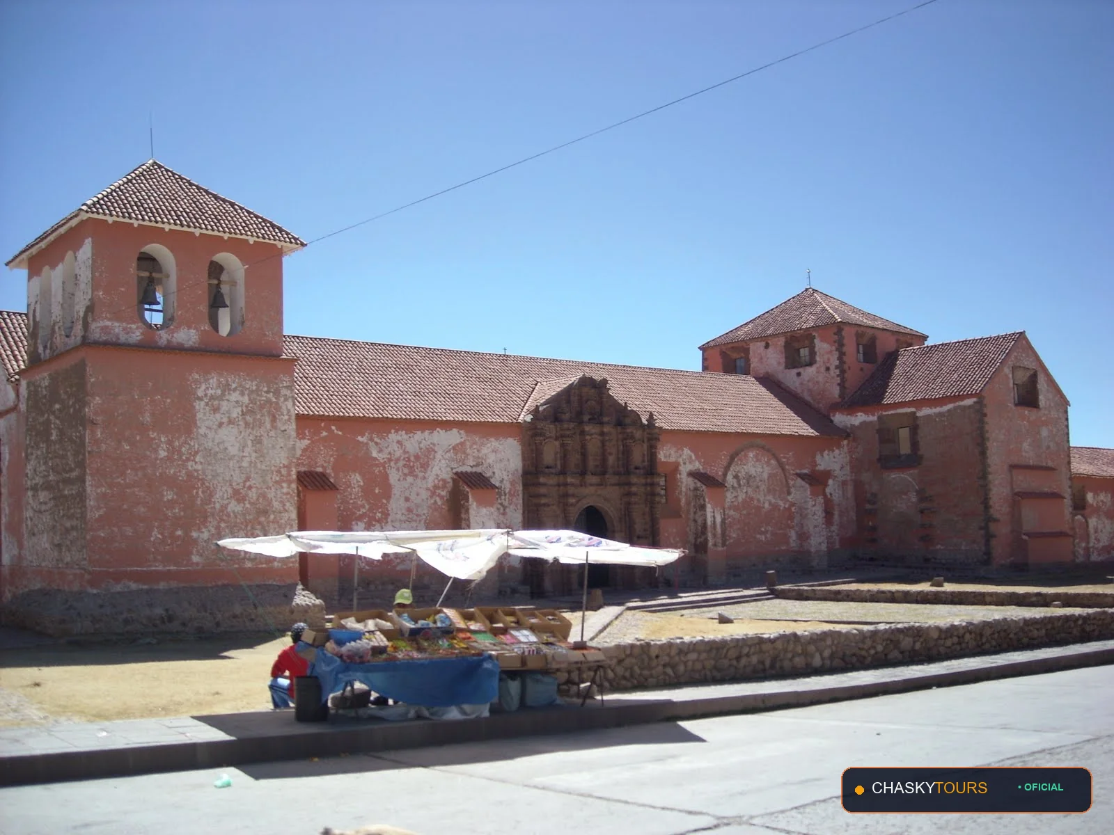 Plaza Mayor y Templo Matriz de Copani foto 1