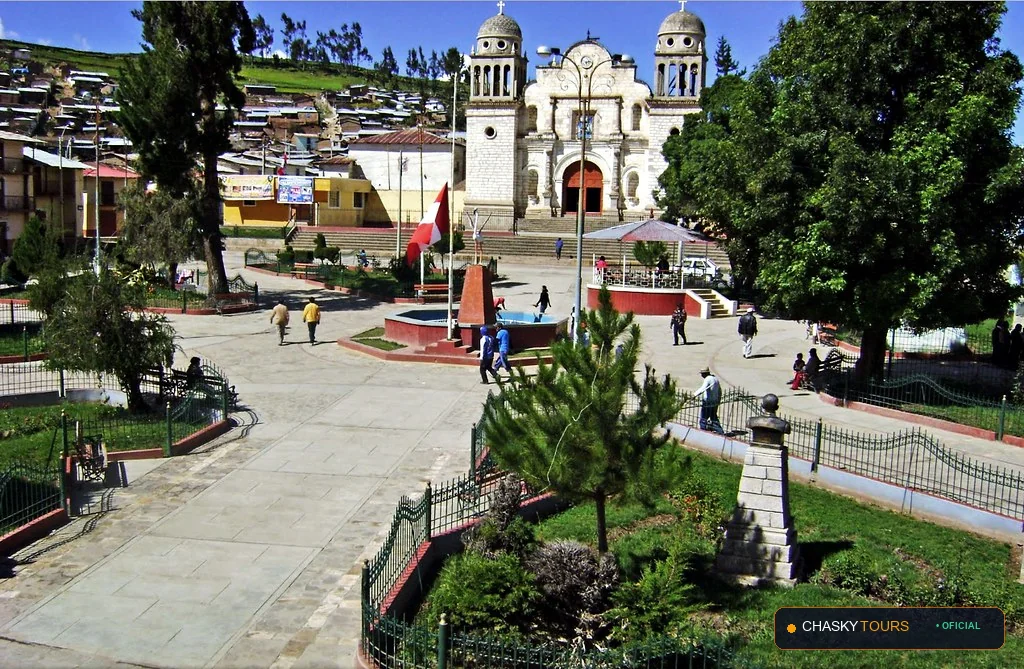 Plaza Mayor y Templo Matriz de Coracora