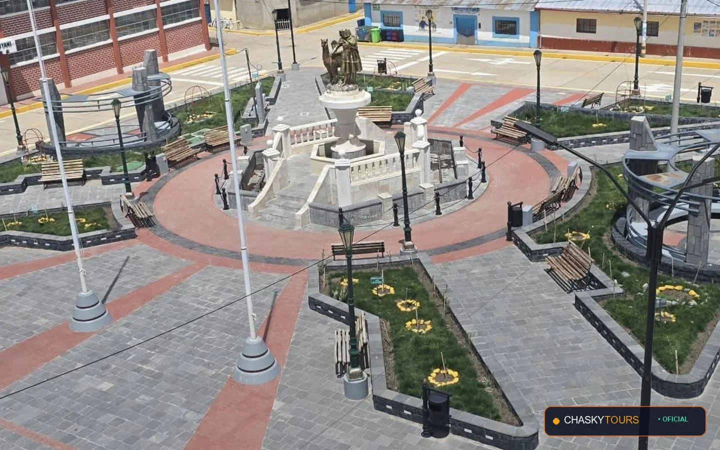 Plaza Mayor y Templo Matriz de Corani