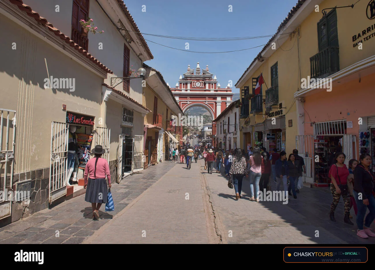 Plaza Mayor y Templo Matriz de Corculla foto 2