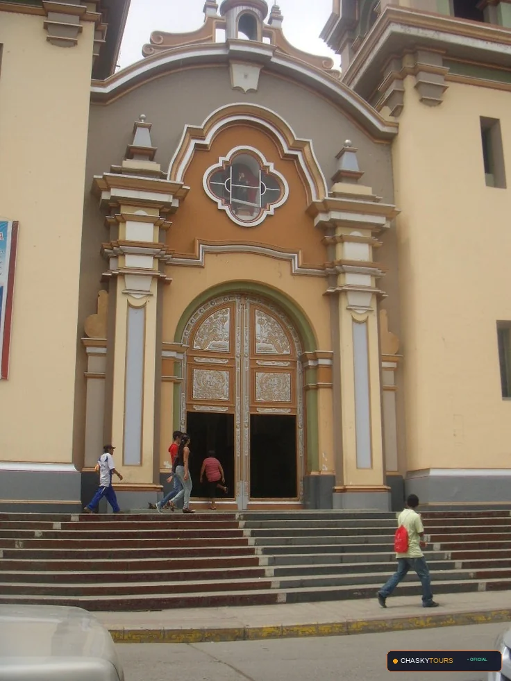 Plaza Mayor y Templo Matriz de Corrales foto 1