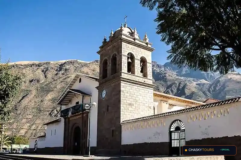 Plaza Mayor y Templo Matriz de Coya foto 1