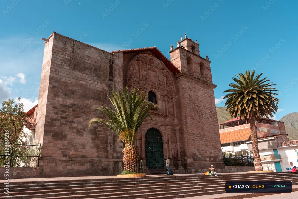 Plaza Mayor y Templo Matriz de Cumba foto 1