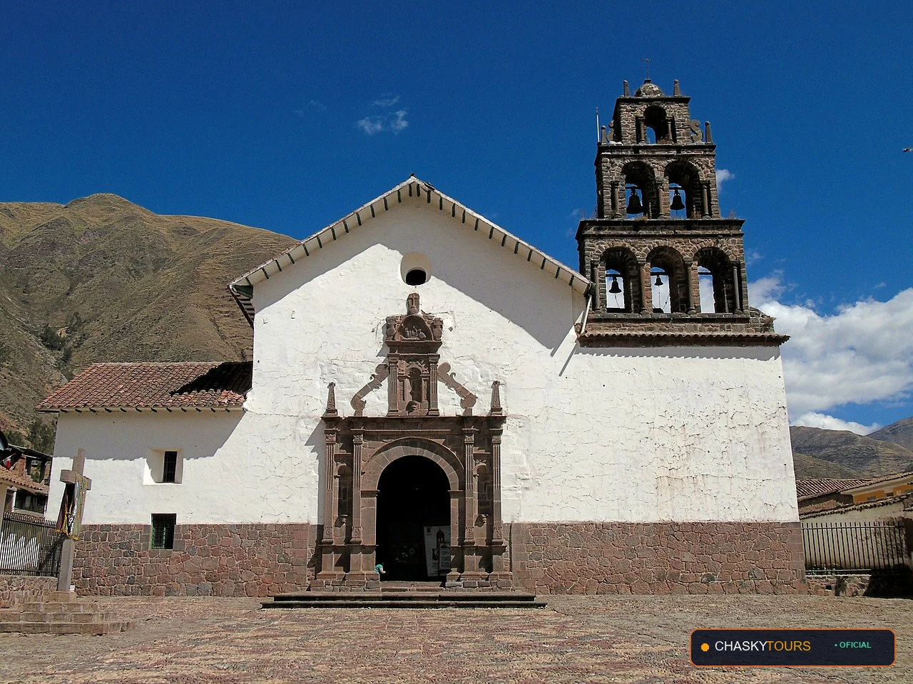 Plaza Mayor y Templo Matriz de Curasco foto 1