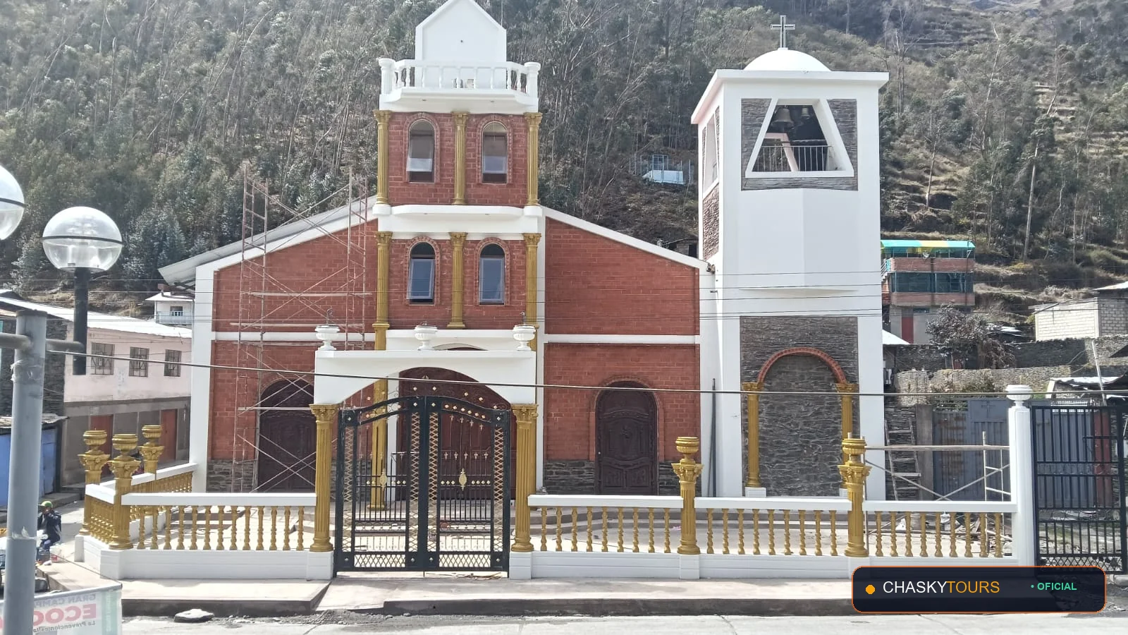 Plaza Mayor y Templo Matriz de Cuyocuyo foto 1
