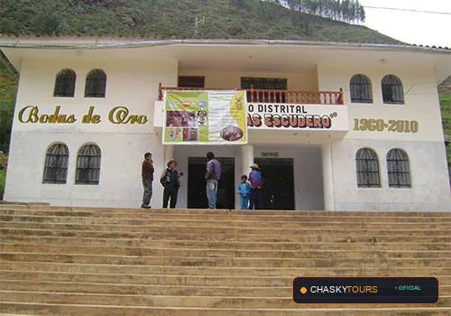 Plaza Mayor y Templo Matriz de Fidel Olivas Escudero