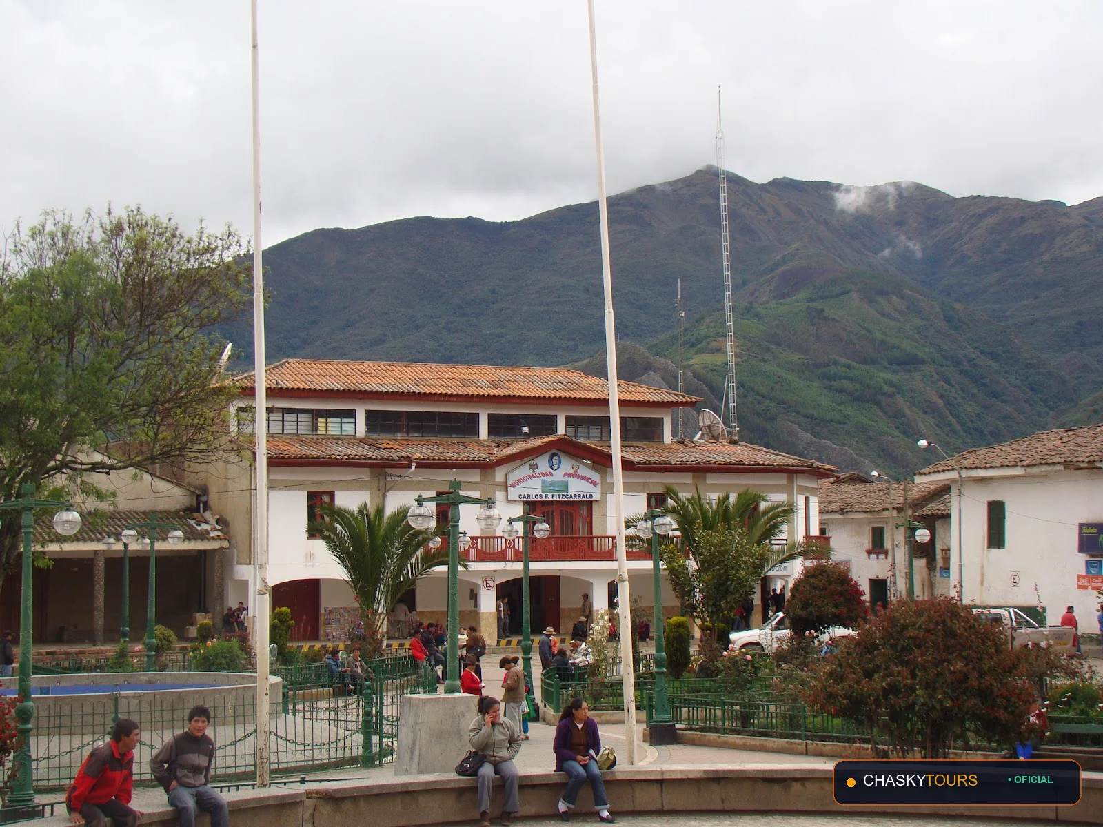 Plaza Mayor y Templo Matriz de Fitzcarrald