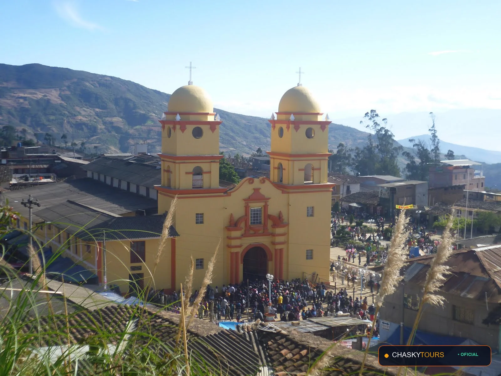 Plaza Mayor y Templo Matriz de Frias foto 1