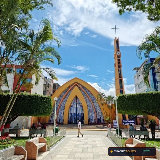 Plaza Mayor y Templo Matriz de Huabal