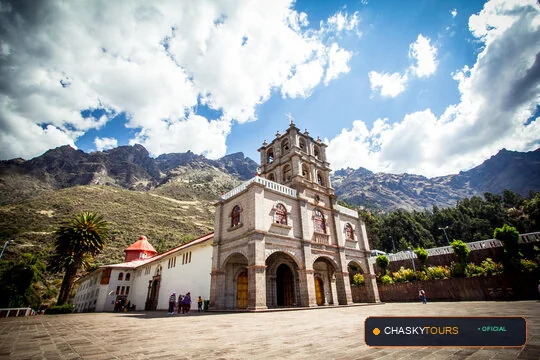 Plaza Mayor y Templo Matriz de Huanca-huanca foto 1