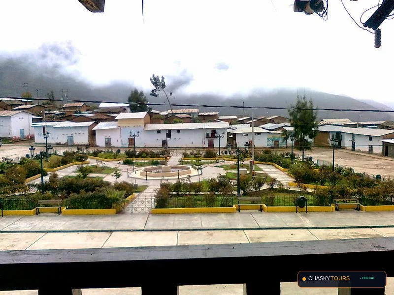 Plaza Mayor y Templo Matriz de Huancapon