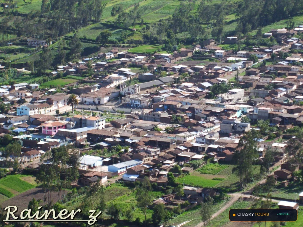Plaza Mayor y Templo Matriz de Huancarama foto 2