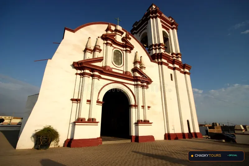 Plaza Mayor y Templo Matriz de Huanchaco foto 1